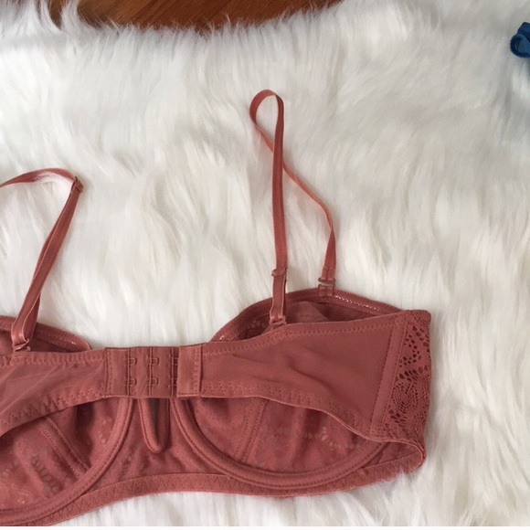 Free People Crochet v wire bra NWOT - Picture 5 of 6